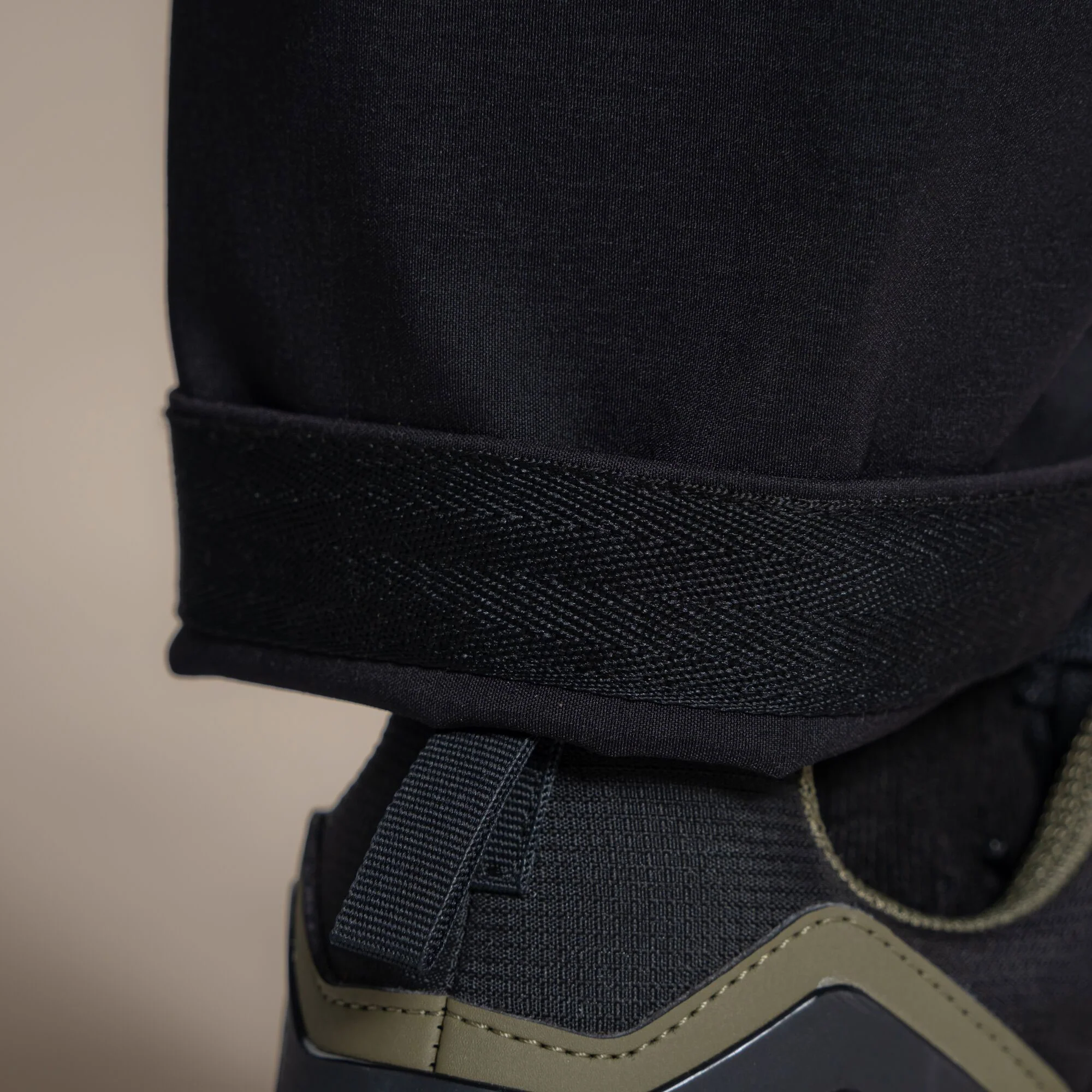 Craghoppers Men's Kiwi Pro III Trousers | Black - Image 10