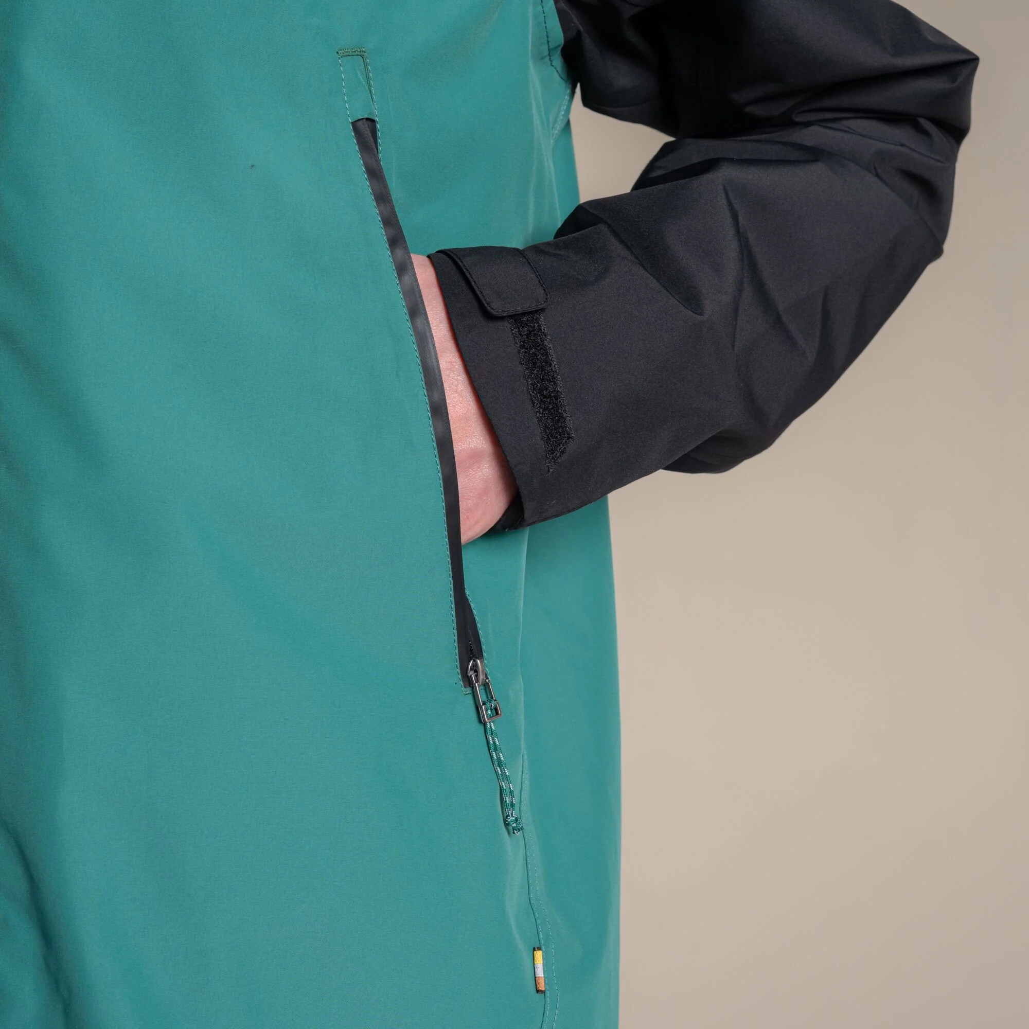 Craghoppers Men's Vanth Waterproof Jacket | Black / Mosaic Green - Image 4