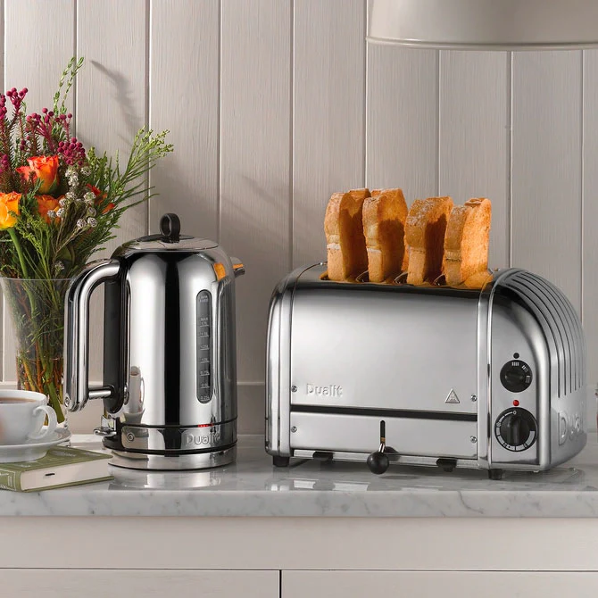 Dualit Classic Kettle in Polished Stainless Steel - Image 3