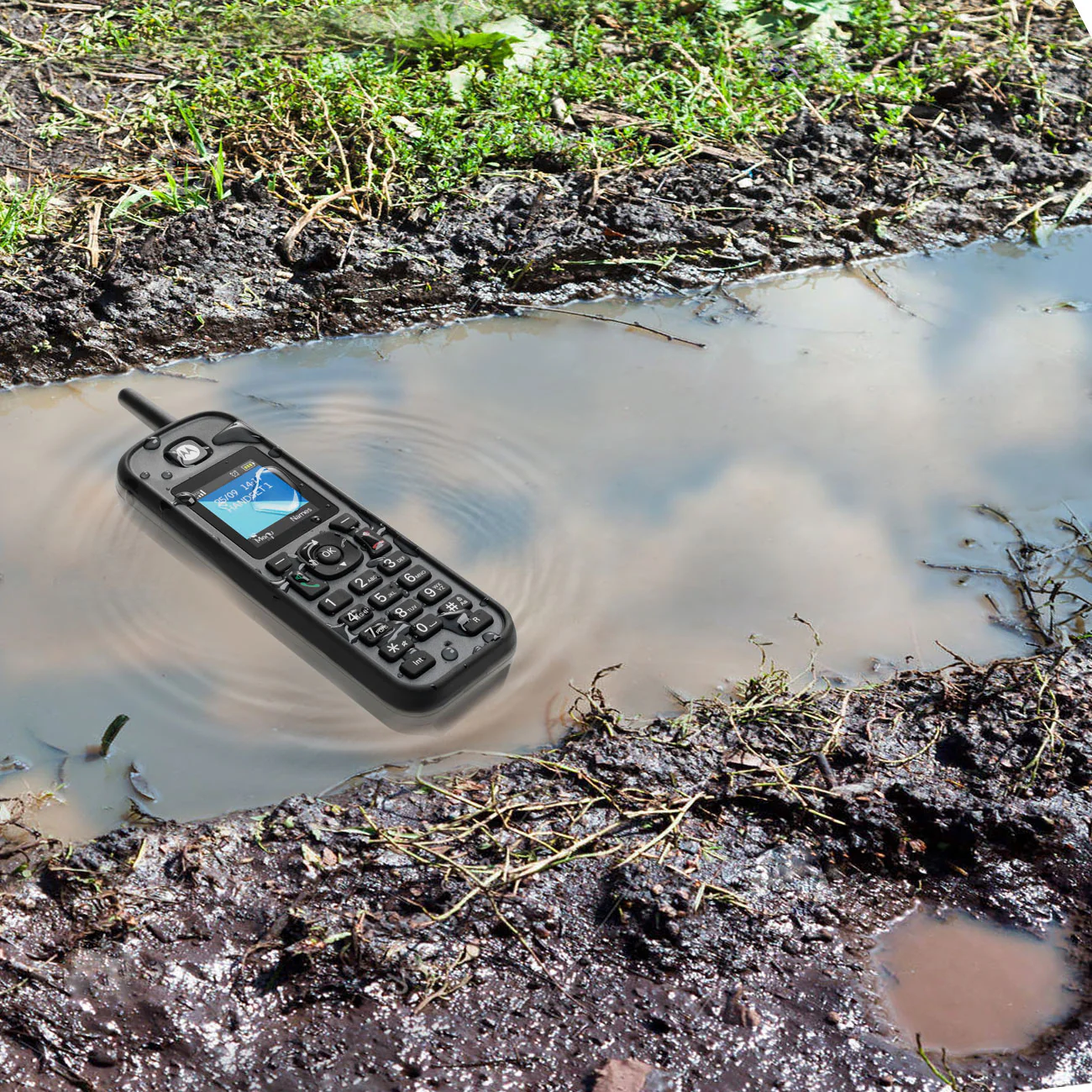 Motorola O202 Long Range Cordless Phone, Twin Handset - Image 2