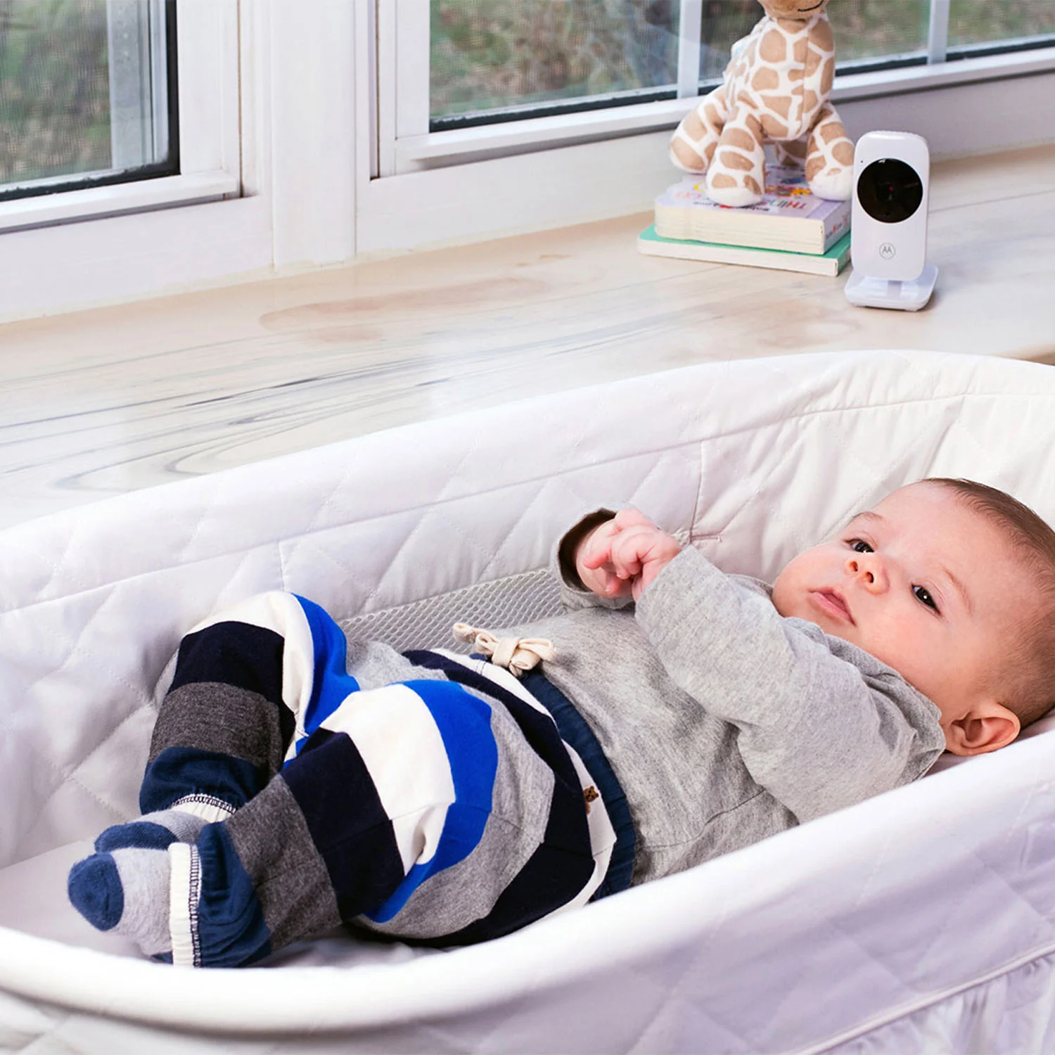 Motorola VM481 2.0" Video Baby Monitor - Image 4