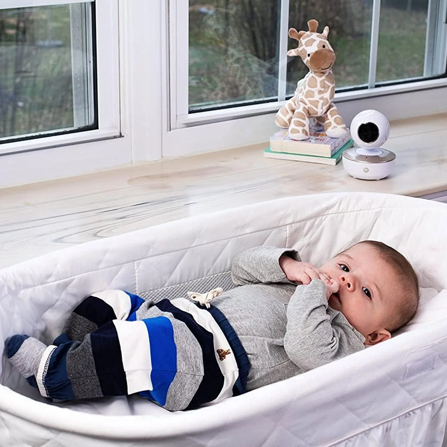 Motorola VM855 5.0" Portable Wifi Video Baby Monitor - Image 13