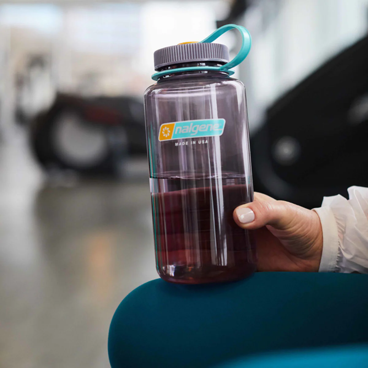 Nalgene Wide Mouth 1L Tritan Sustain Water Bottle - Aubergine - Image 3