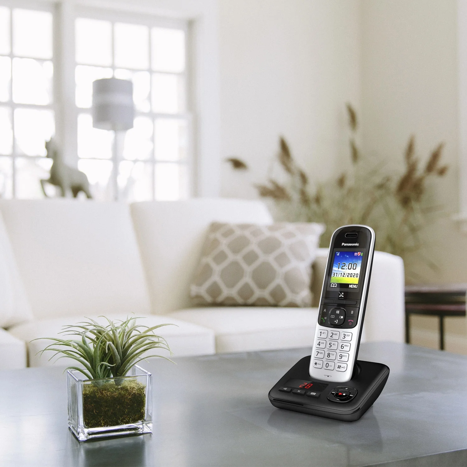 Panasonic KX-TGH722ES Digital Cordless Telephone with Automated Call Block and Answering Machine - Image 4