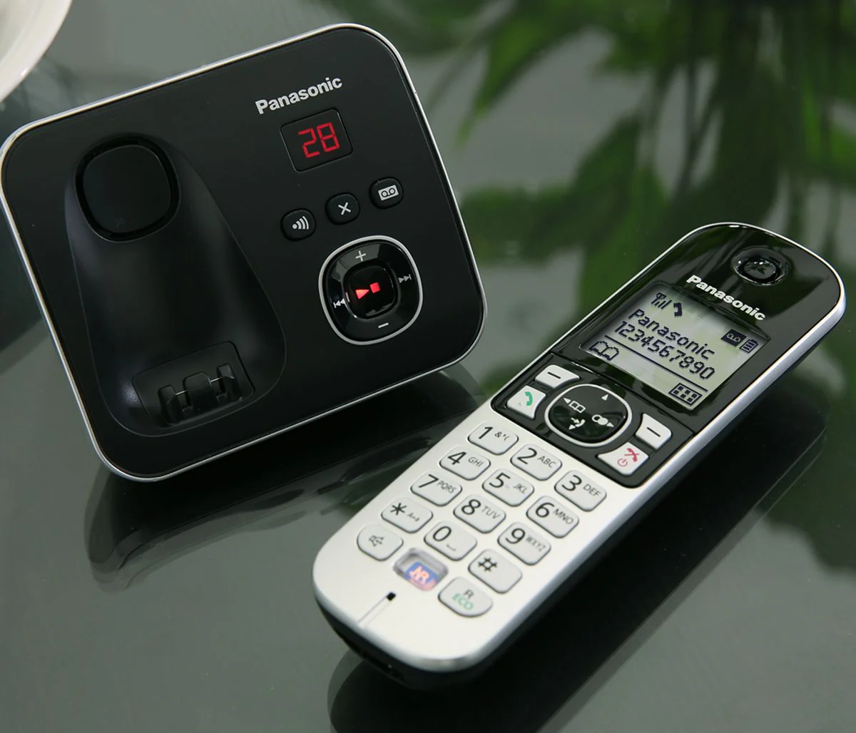 Panasonic KX-TG 6826 Cordless Phones, Six Handsets with Answer Machine - Image 5