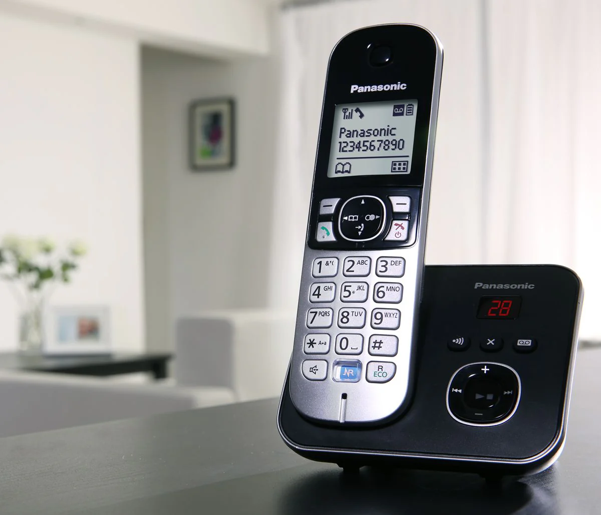 Panasonic KX-TG 6826 Cordless Phones, Six Handsets with Answer Machine - Image 6