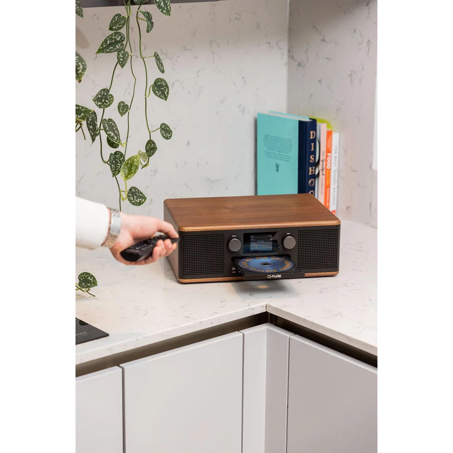 Pure Classic C-D6 DAB Radio in Black/Walnut - Image 6